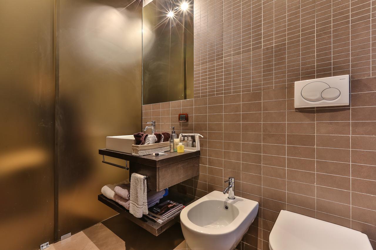 San Babila Suite Милан Экстерьер фото