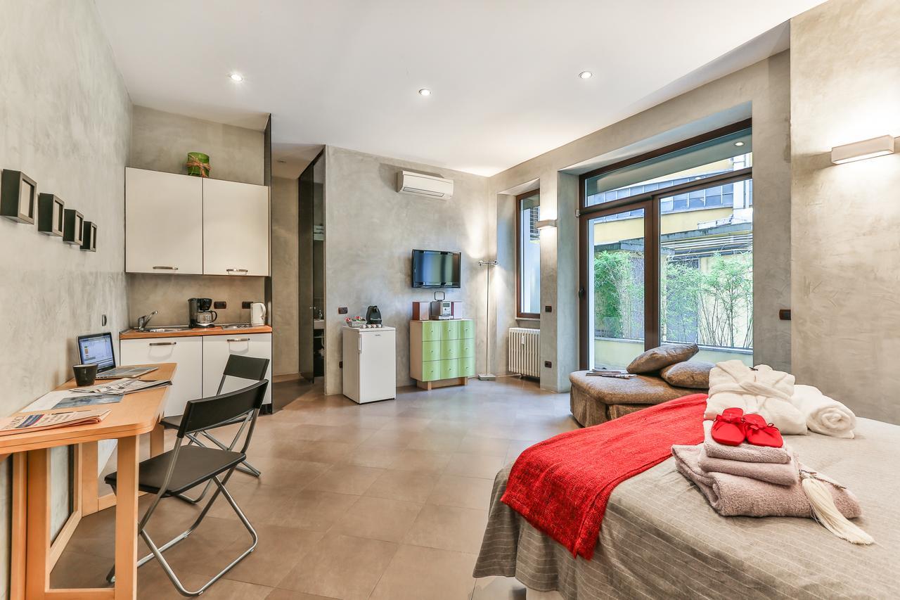 San Babila Suite Милан Экстерьер фото